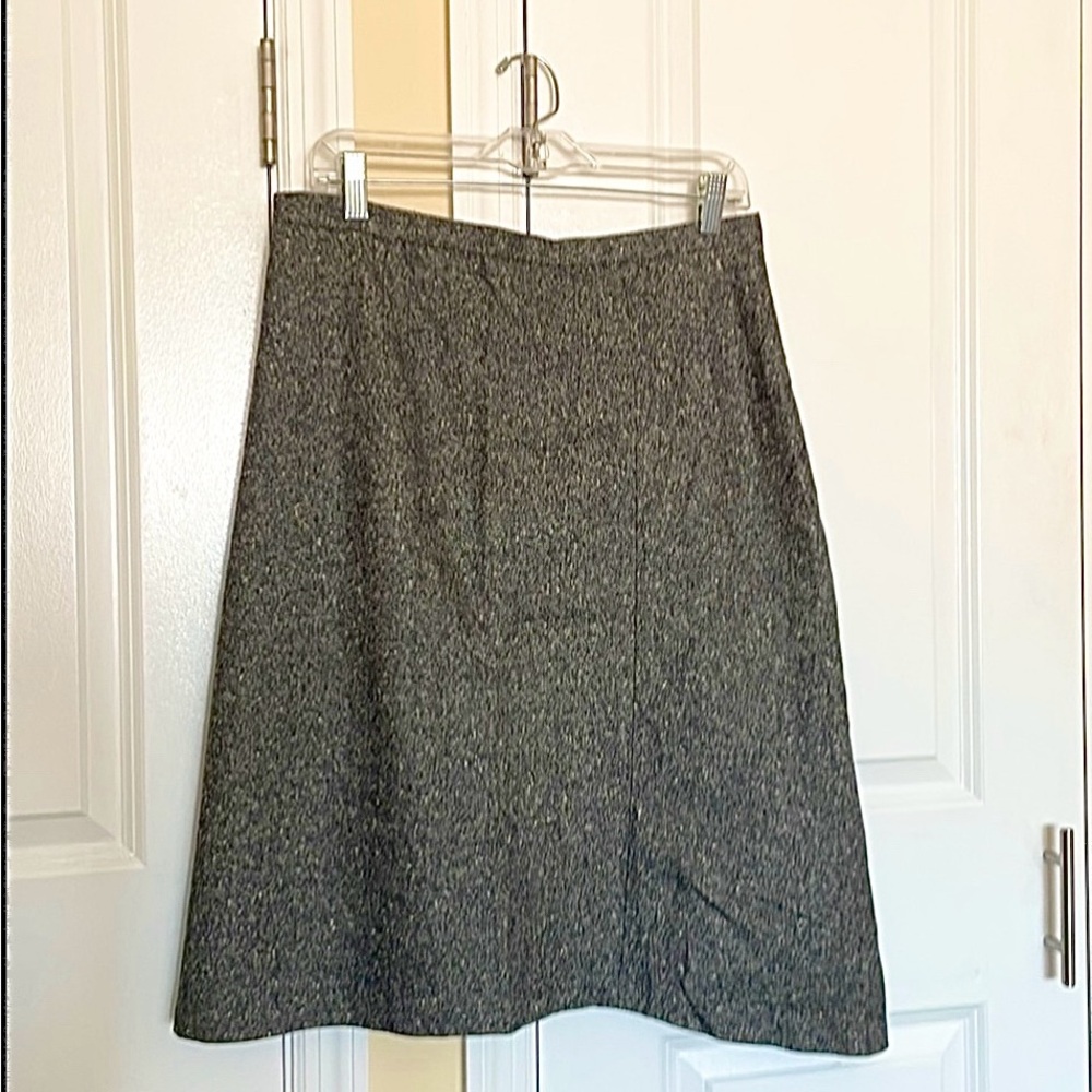 Banana Republic asymmetrical skirt with pleating detail.  Black & white. Size &